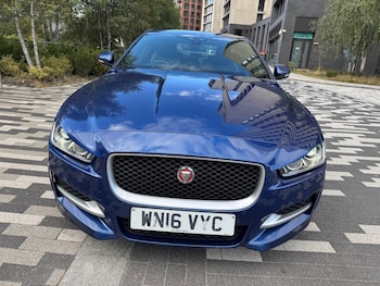 Used Jaguar XE 2016 for sale - 76058368: Photo