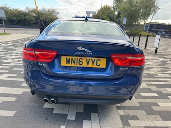 Used Jaguar XE 2016 for sale - 76058368: Photo