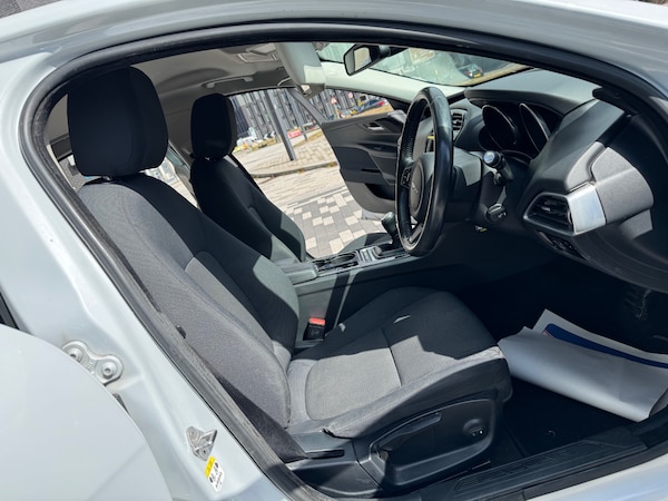Used Jaguar XE 2016 for sale - 75706352: Photo 18