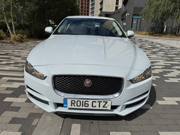 Used Jaguar XE 2016 for sale - 75706352: Photo 2