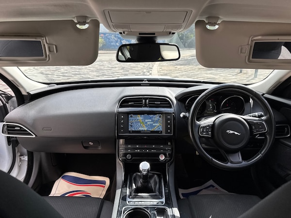 Used Jaguar XE 2016 for sale - 75706352: Photo 8