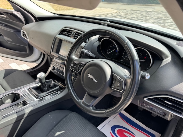 Used Jaguar XE 2016 for sale - 75706352: Photo 9