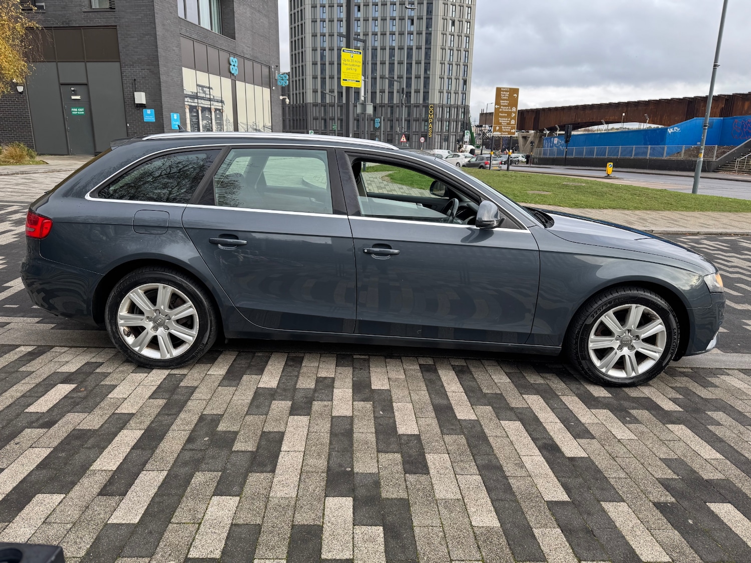 Used Audi A4 2009 for sale - 76726215: Photo 3