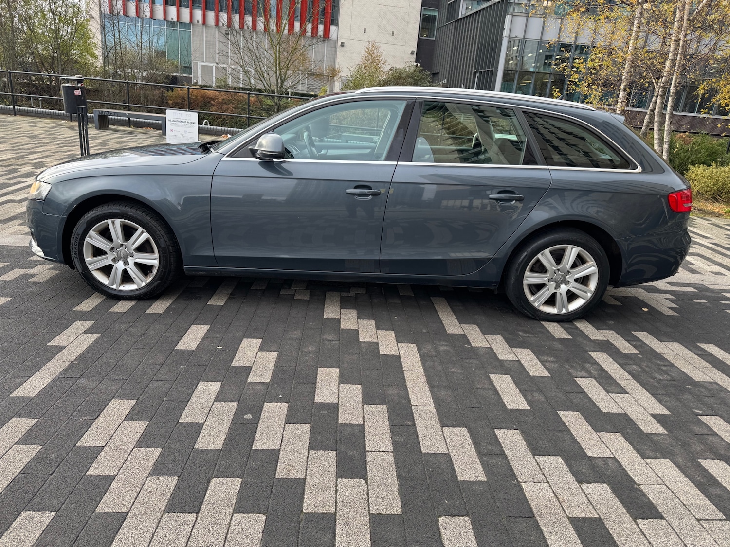 Used Audi A4 2009 for sale - 76726215: Photo 5