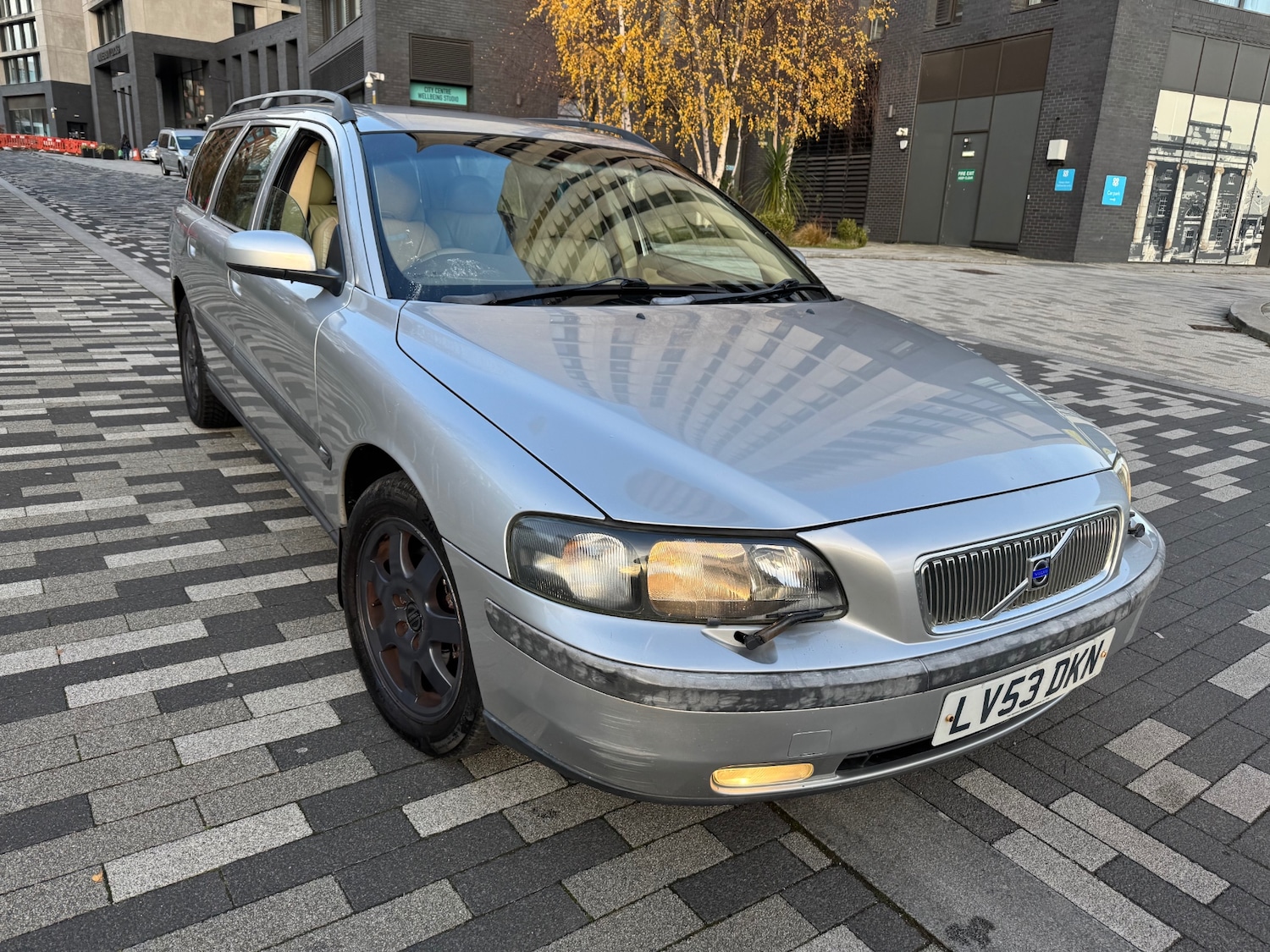 Used Volvo V70 2003 for sale - 76786360: Photo 1