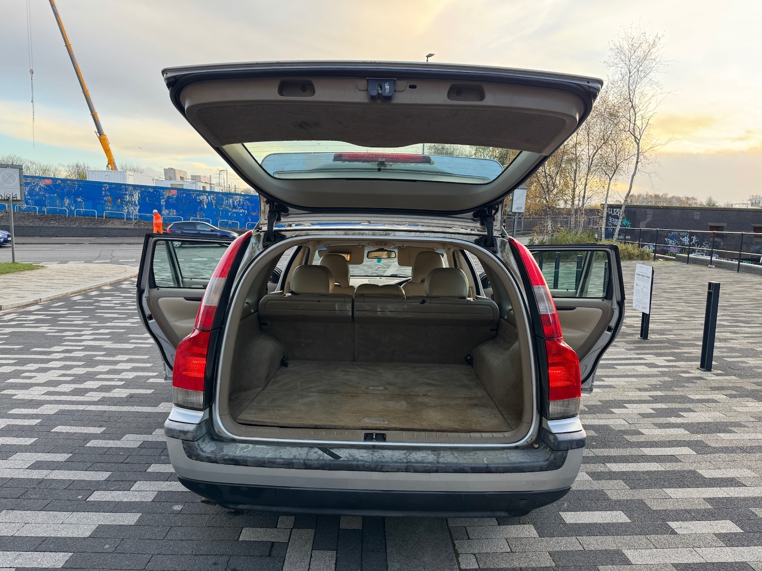 Used Volvo V70 2003 for sale - 76786360: Photo 10