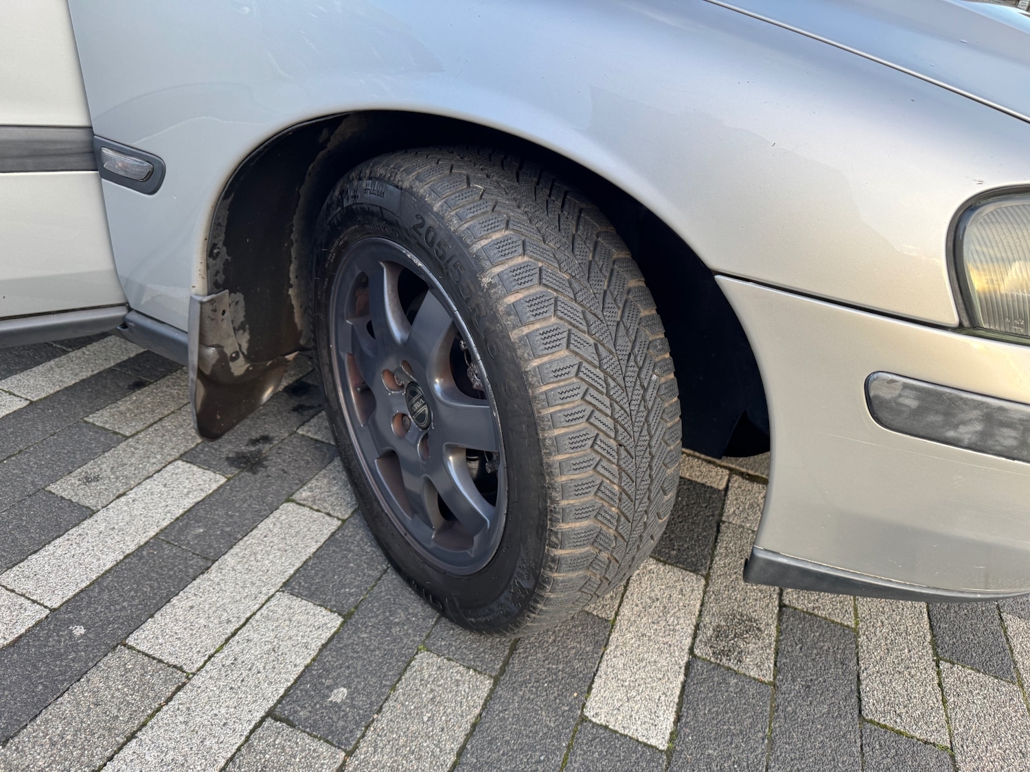 Used Volvo V70 2003 for sale - 76786360: Photo 12