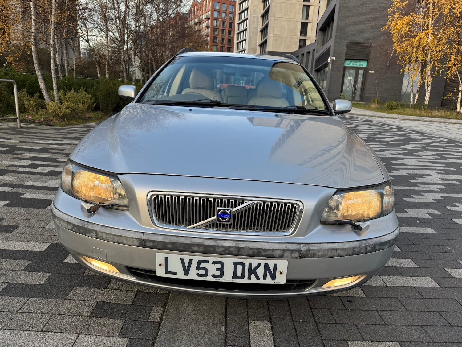 Used Volvo V70 2003 for sale - 76786360: Photo 2