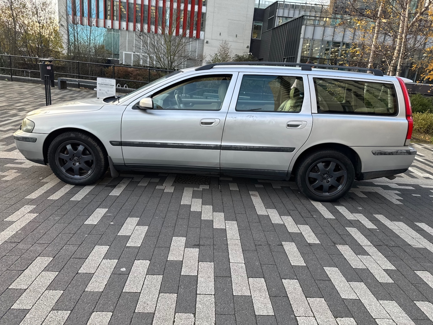 Used Volvo V70 2003 for sale - 76786360: Photo 5