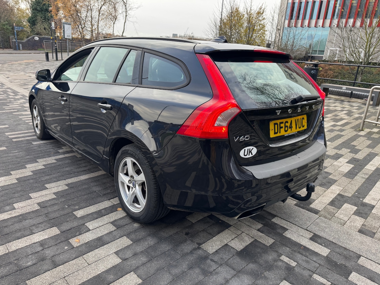 Used Volvo V60 2015 for sale - 76837374: Photo 15