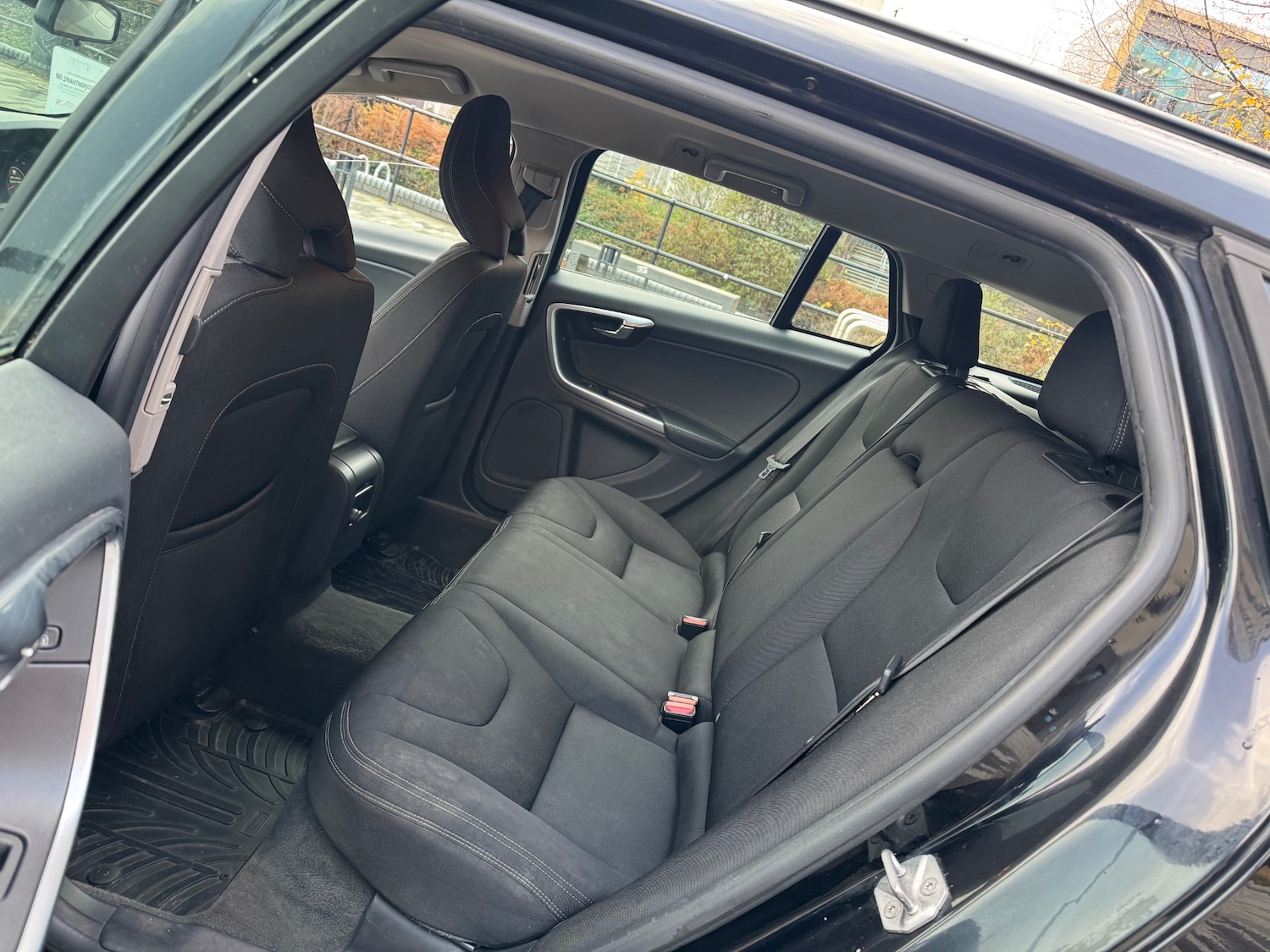 Used Volvo V60 2015 for sale - 76837374: Photo 17