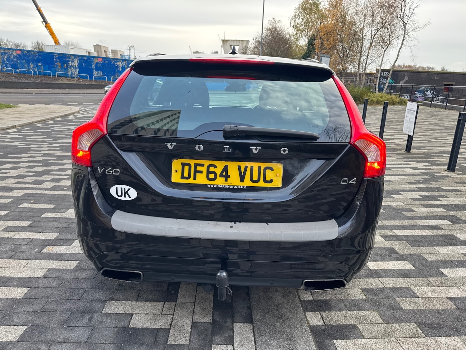 Used Volvo V60 2015 for sale - 76837374: Photo 4