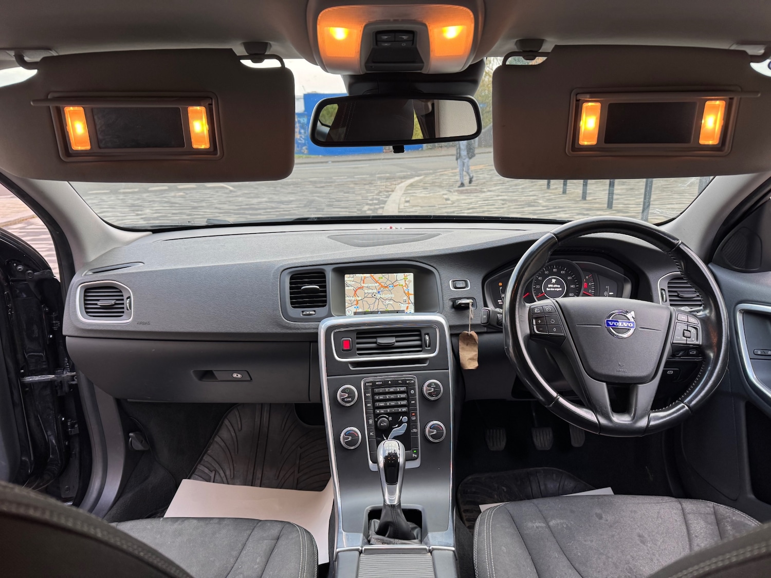 Used Volvo V60 2015 for sale - 76837374: Photo 8