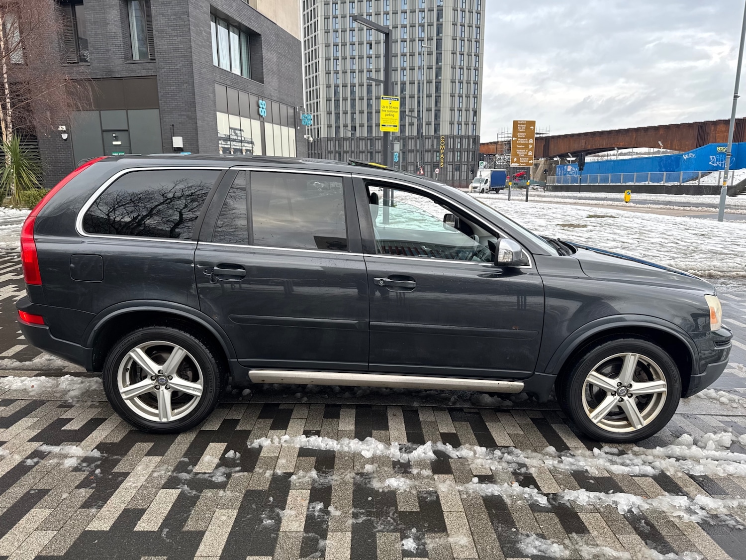 Used Volvo XC90 2011 for sale - 77154607: Photo 3
