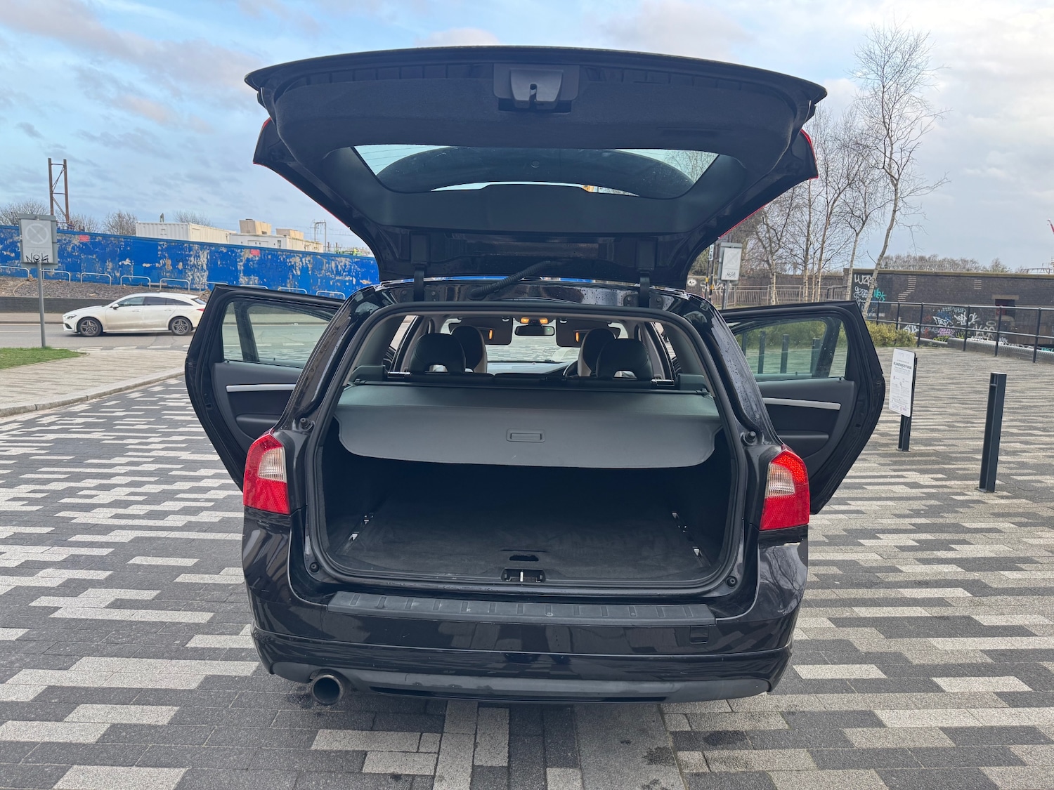 Used Volvo V70 2009 for sale - 77822676: Photo 10