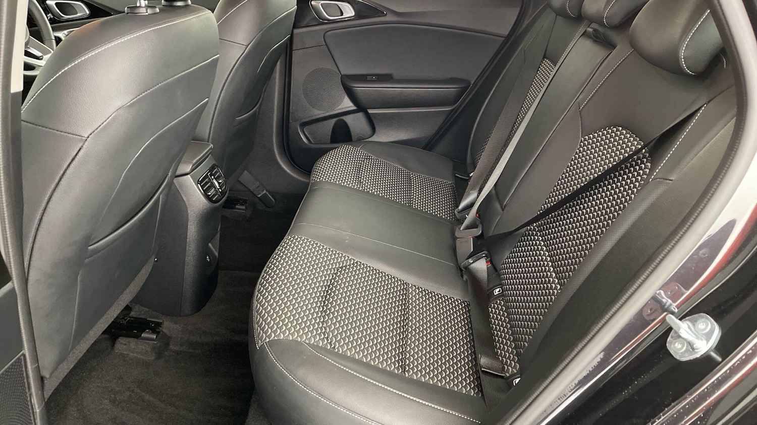 Used Kia Ceed 2025 for sale - 78058254: Photo 12