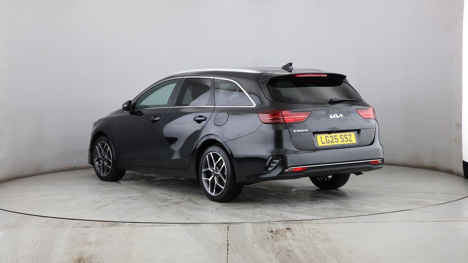 Used Kia Ceed 2025 for sale - 78058254: Photo 2