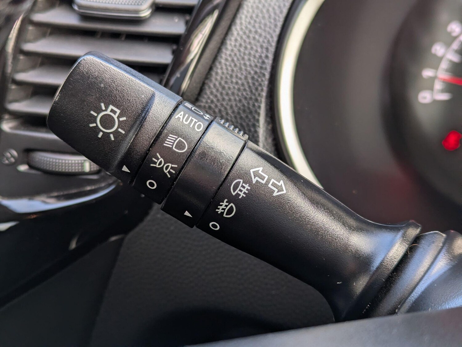 Used Kia Venga 2018 for sale - 76989811: Photo 17