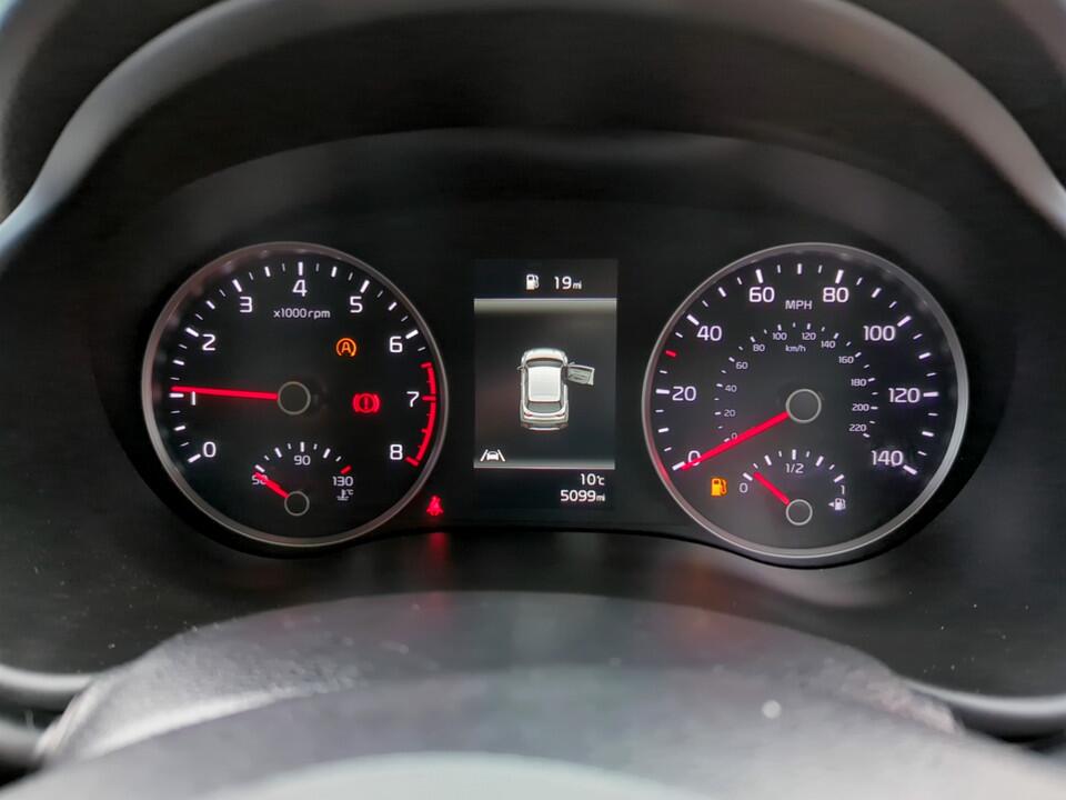 Used Kia Stonic 2023 for sale - 76913734: Photo 11