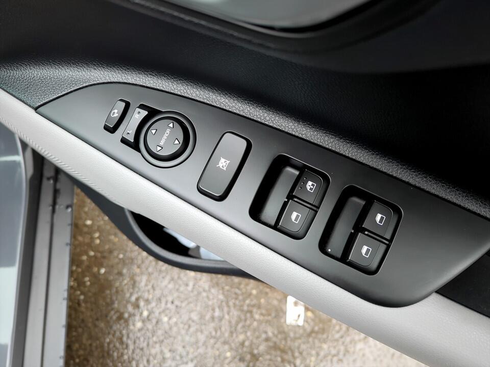 Used Kia Stonic 2023 for sale - 76913734: Photo 15