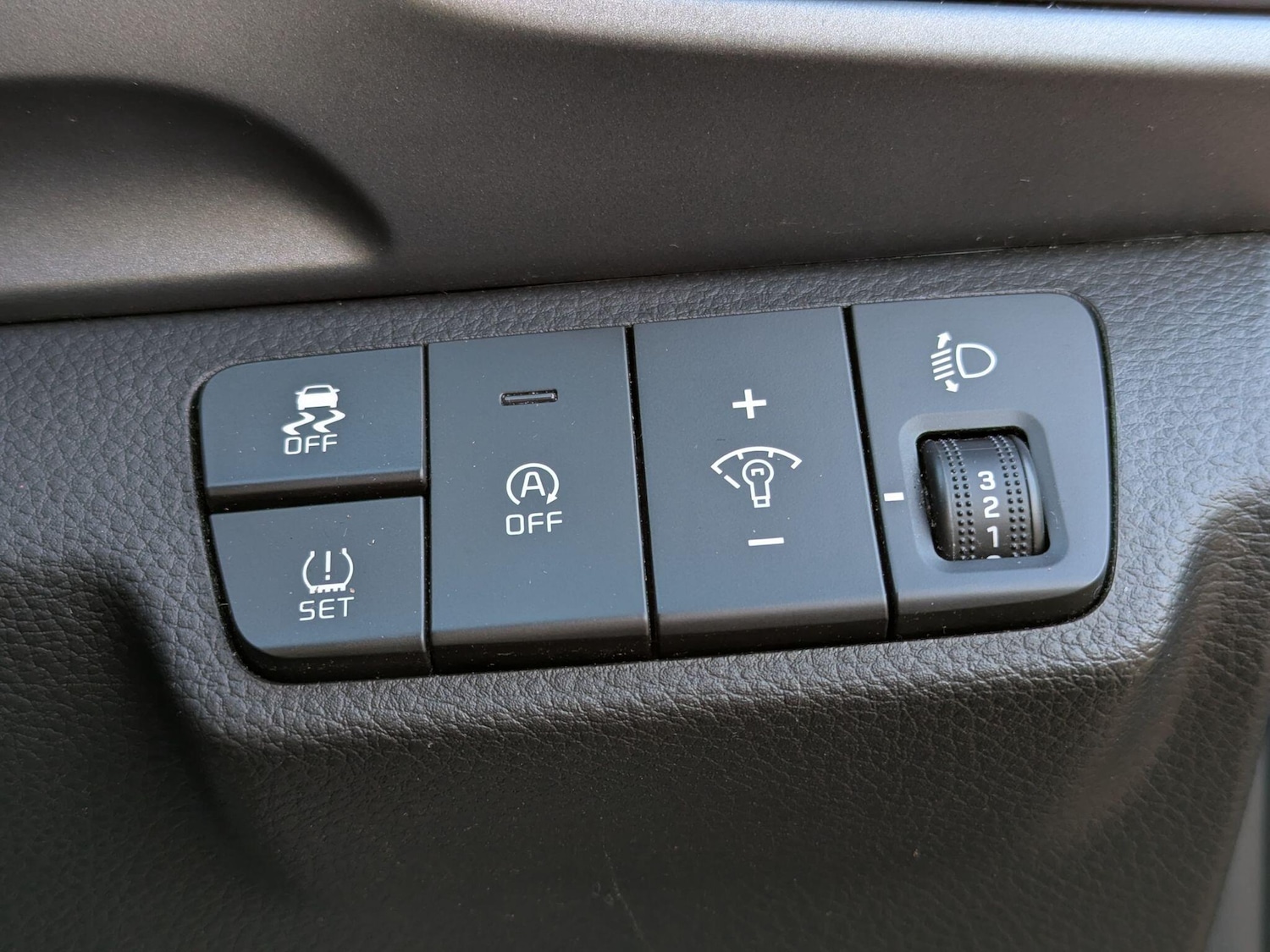 Used Kia Stonic 2022 for sale - 76913630: Photo 11