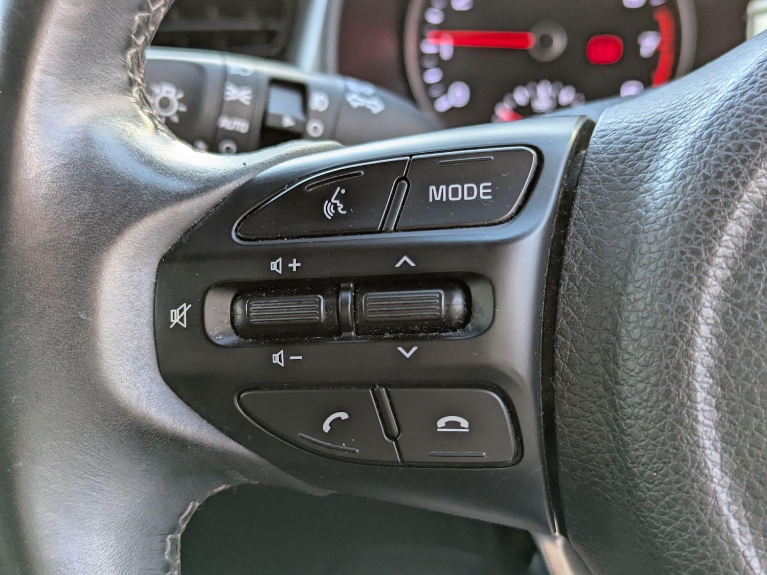 Used Kia Stonic 2022 for sale - 76913630: Photo 13