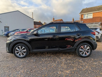 Used Kia Stonic 2022 for sale - 76913630: Photo