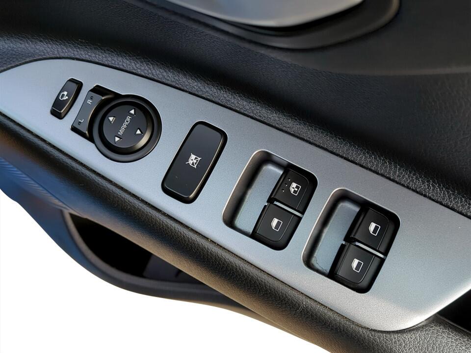 Used Kia Stonic 2023 for sale - 77454732: Photo 15