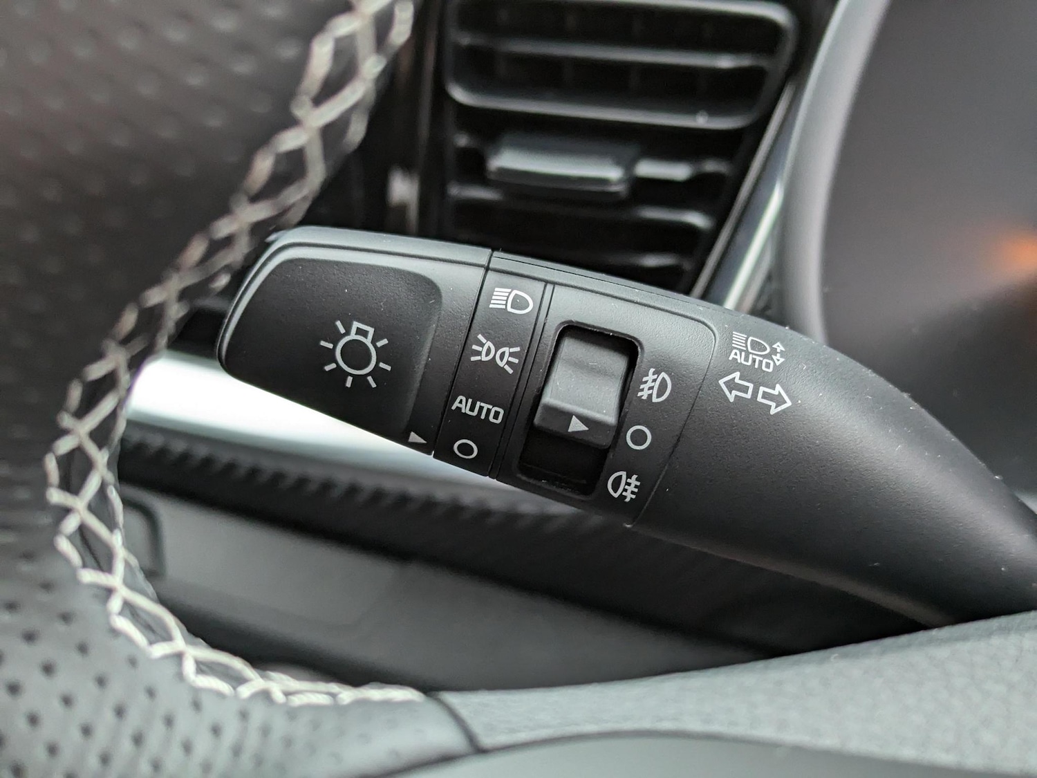 Used Kia Stonic 2025 for sale - 76151257: Photo 17