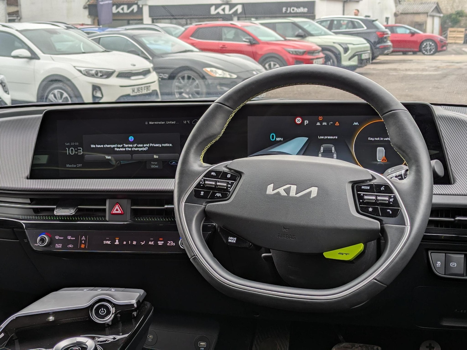 Used Kia EV6 2023 for sale - 76151610: Photo 11