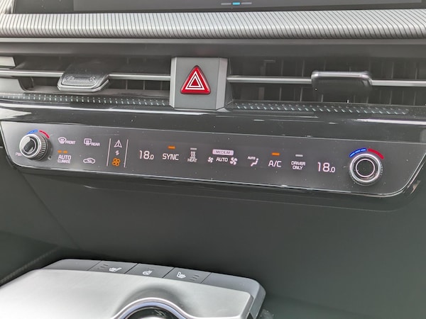 Used Kia EV6 2023 for sale - 76151610: Photo 28