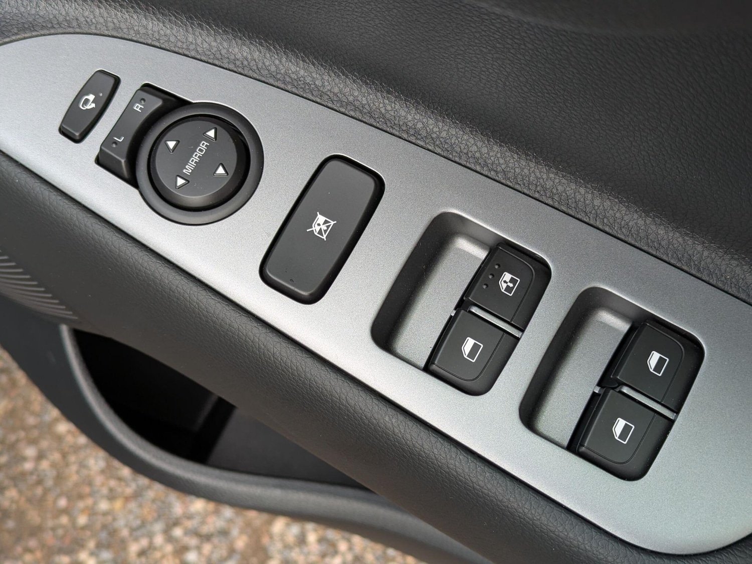 Used Kia Stonic 2025 for sale - 77315300: Photo 11