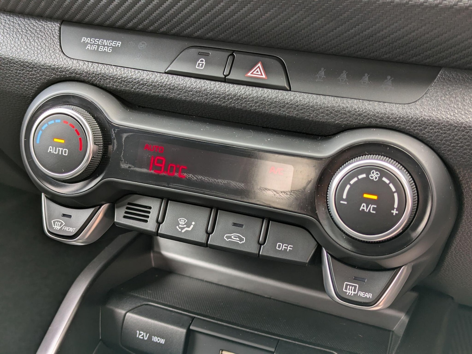 Used Kia Stonic 2025 for sale - 77315300: Photo 21