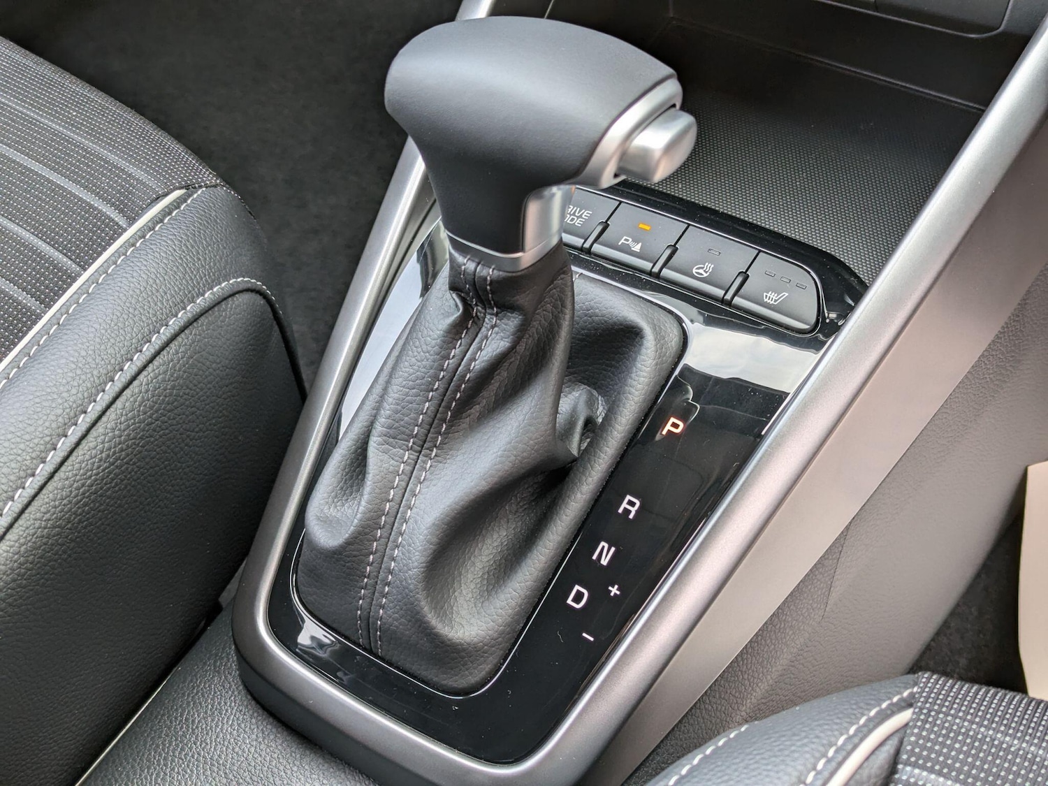 Used Kia Stonic 2025 for sale - 77315300: Photo 25