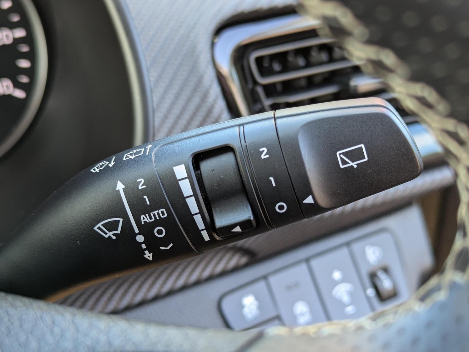 Used Kia Stonic 2024 for sale - 76152079: Photo 17