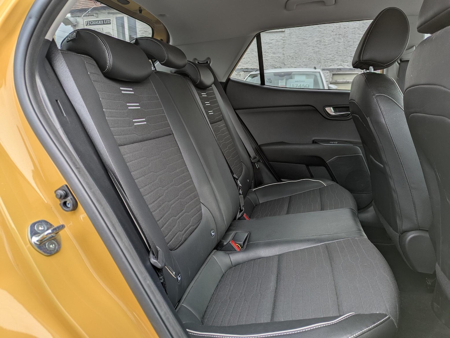 Used Kia Stonic 2024 for sale - 76152079: Photo 8