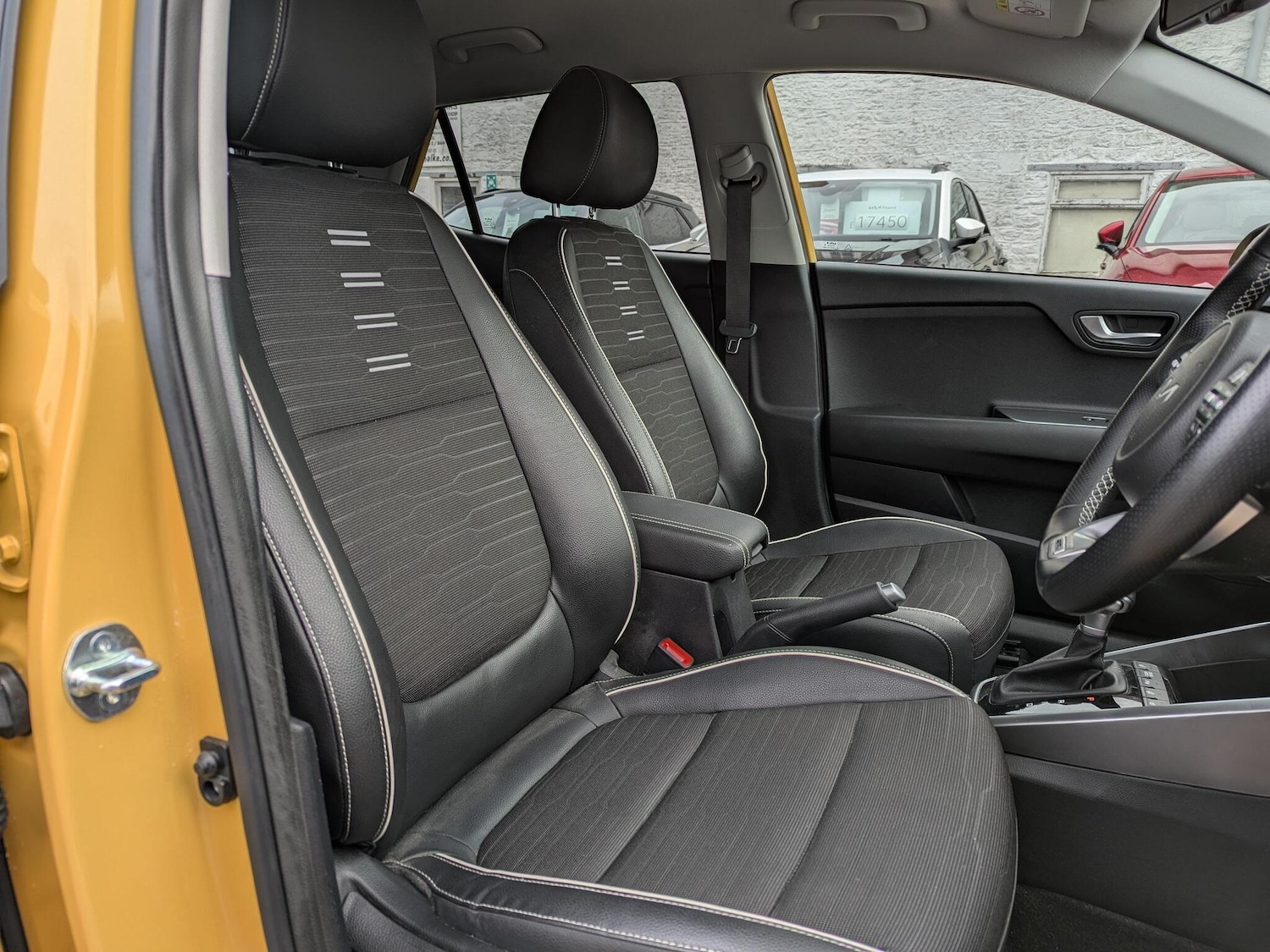 Used Kia Stonic 2024 for sale - 76152079: Photo 9