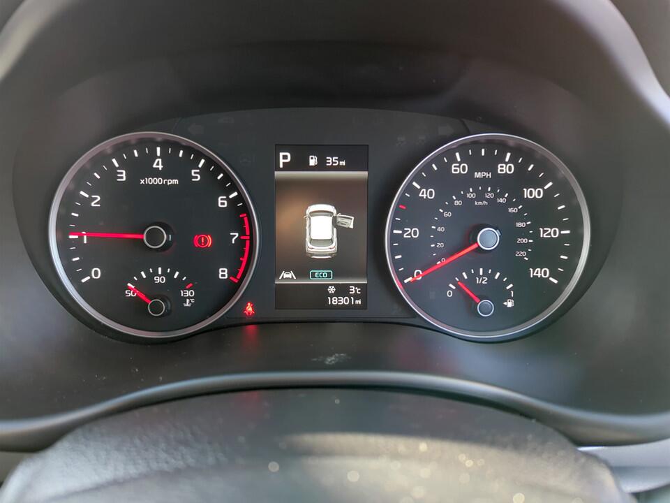 Used Kia Stonic 2023 for sale - 76592125: Photo 11