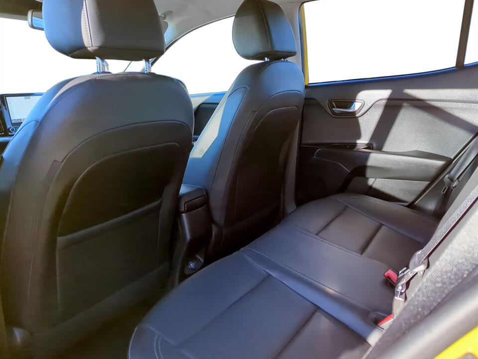 Used Kia Stonic 2023 for sale - 76592125: Photo 12
