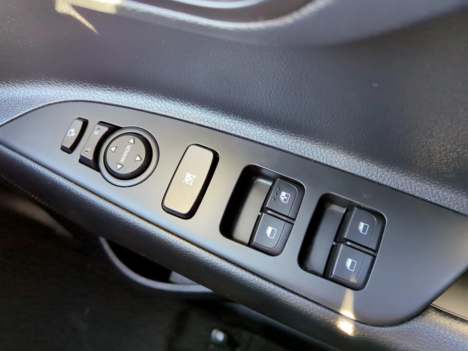 Used Kia Stonic 2023 for sale - 76592125: Photo 24