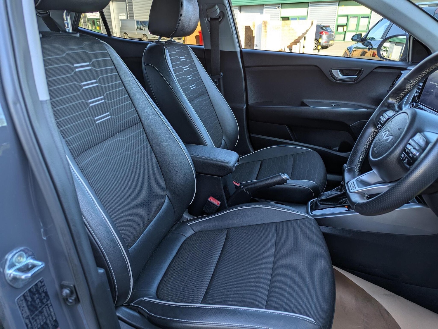 Used Kia Stonic 2022 for sale - 76151562: Photo 9