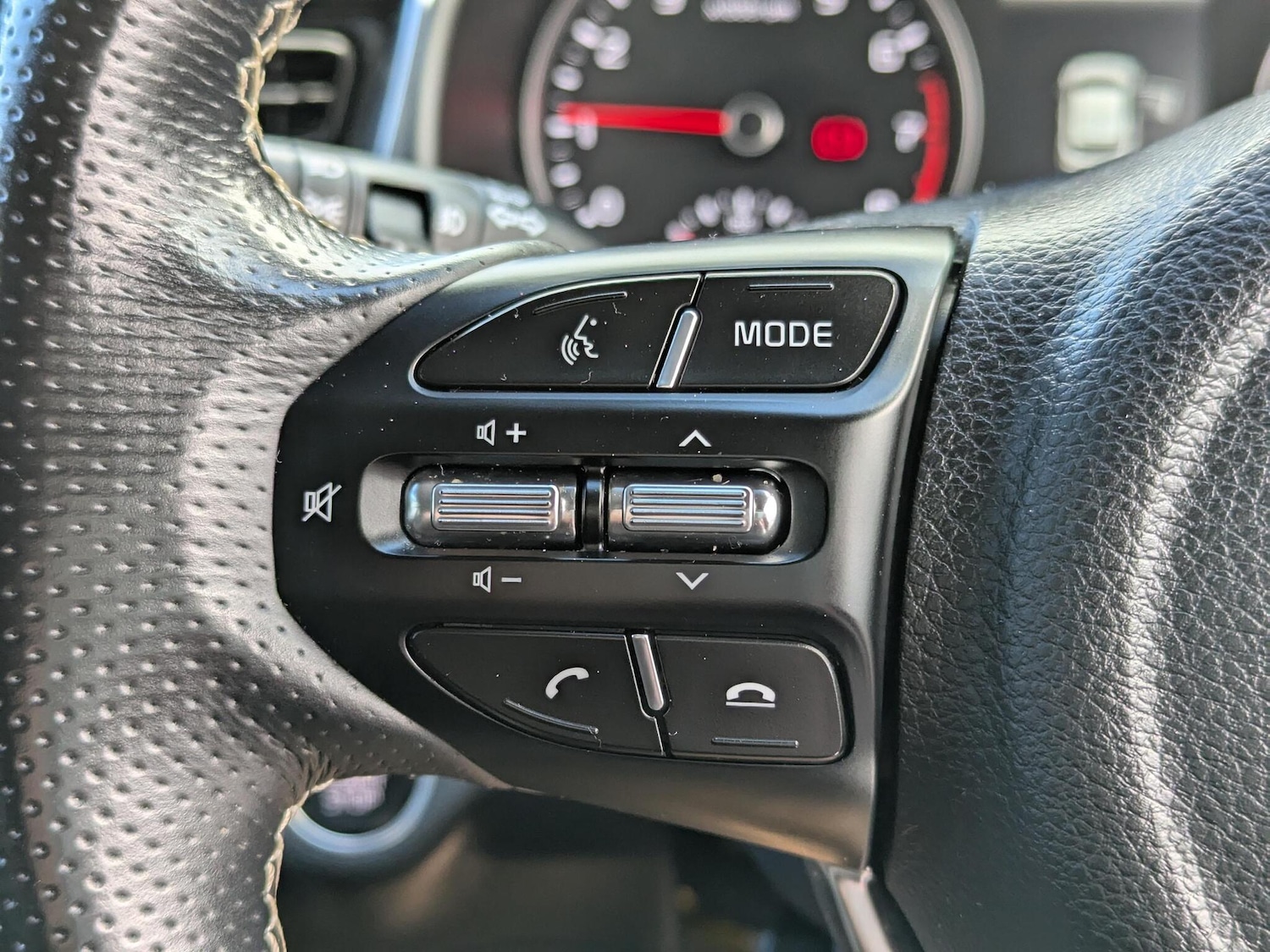 Used Kia Stonic 2023 for sale - 76151832: Photo 14