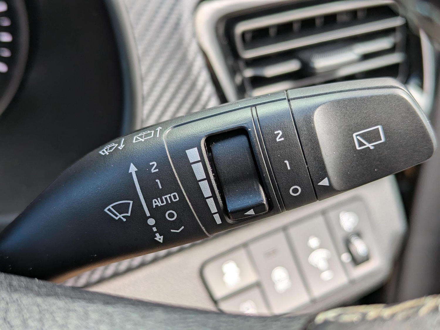 Used Kia Stonic 2023 for sale - 76151832: Photo 16
