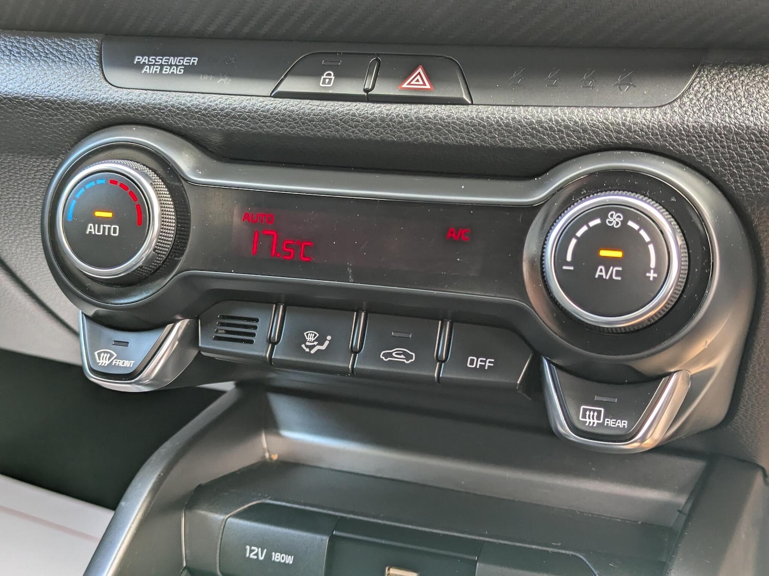 Used Kia Stonic 2023 for sale - 76151832: Photo 22
