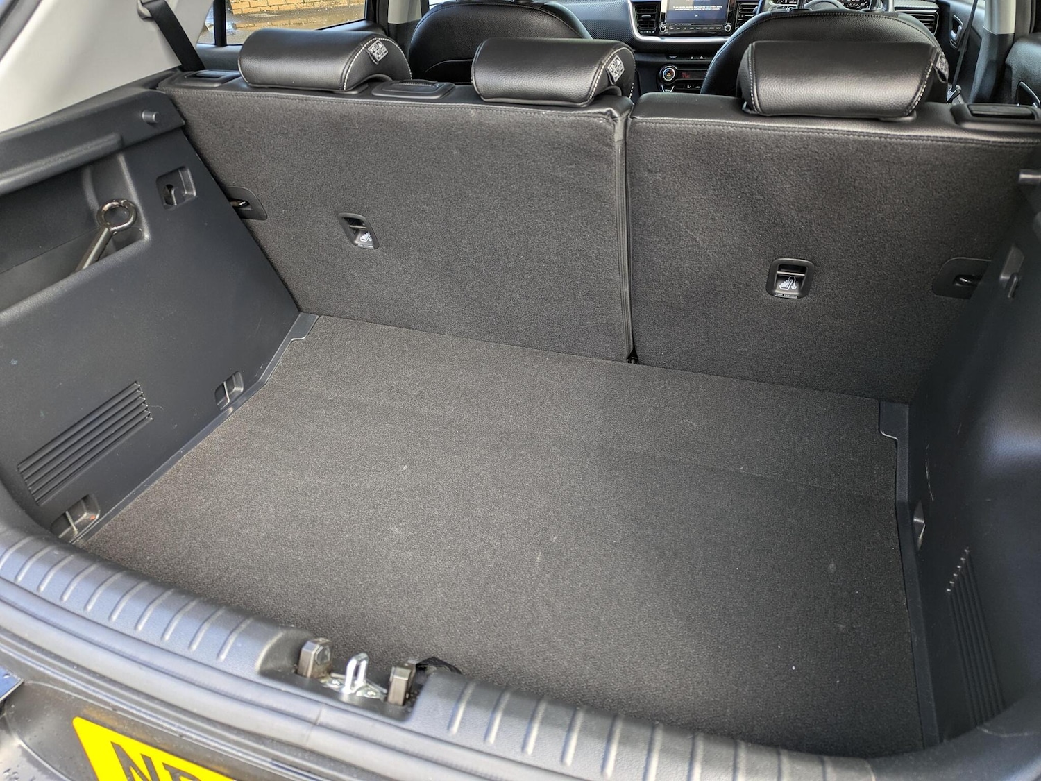 Used Kia Stonic 2023 for sale - 76151832: Photo 6