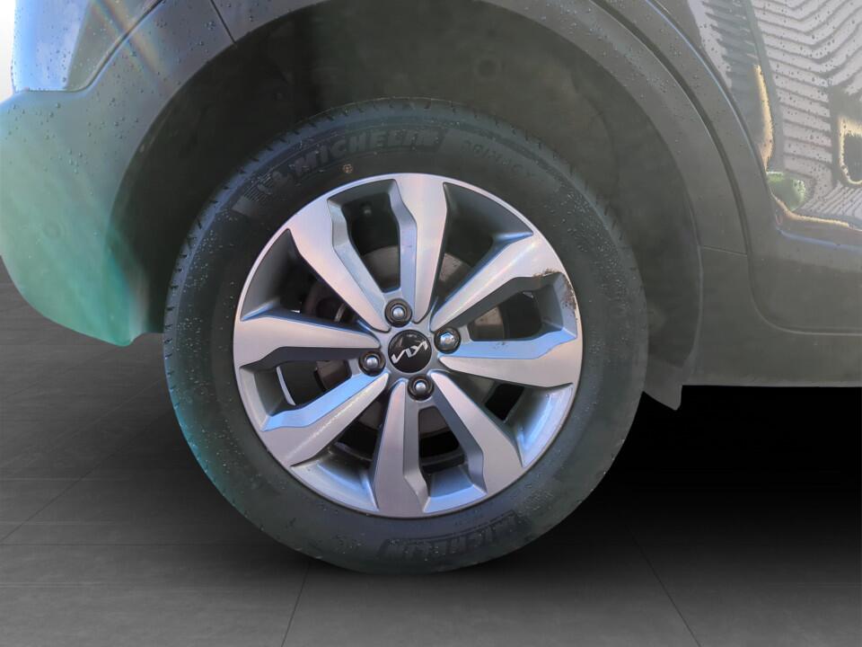 Used Kia Stonic 2022 for sale - 76839397: Photo 14