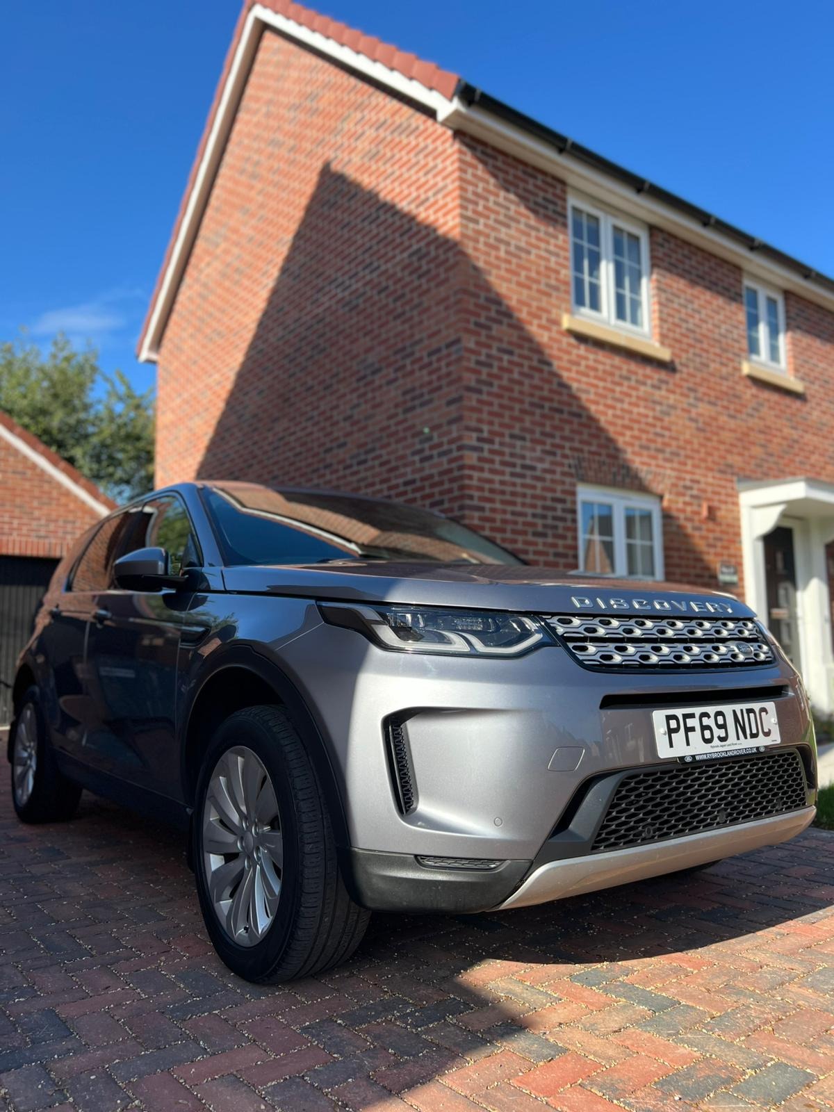 Used Land Rover Discovery Sport 2020 for sale - 76213720: Photo 1