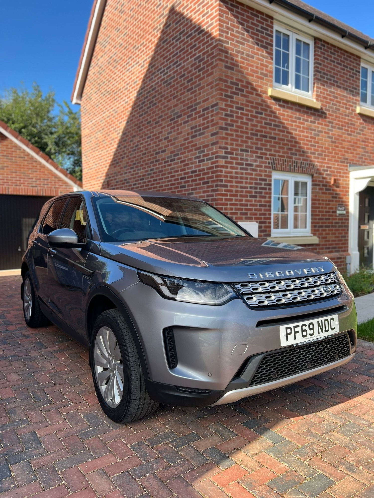 Used Land Rover Discovery Sport 2020 for sale - 76213720: Photo 2