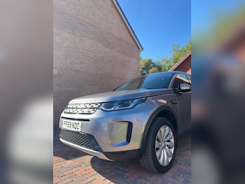 Used Land Rover Discovery Sport 2020 for sale - 76213720: Photo