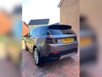 Used Land Rover Discovery Sport 2020 for sale - 76213720: Photo